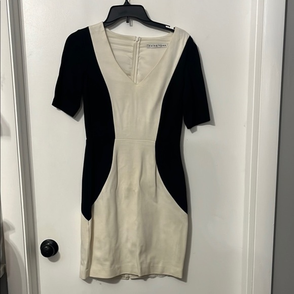 Trina Turk Black and Cream Color‎ Block Knee-Length Dress Size Small - Picture 1 of 9